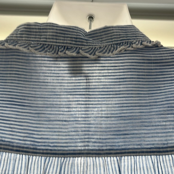 NWT Beautiful light weight blouse - Picture 4 of 14